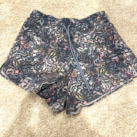 EUC Athleta Crossroads Shorts - XS - Picture 3 of 9